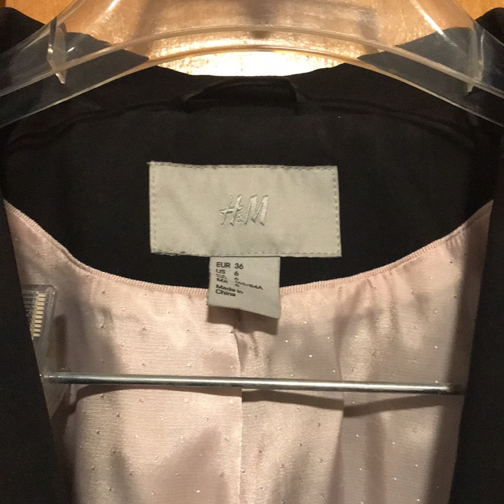 H&M Blazer - Picture 2 of 5